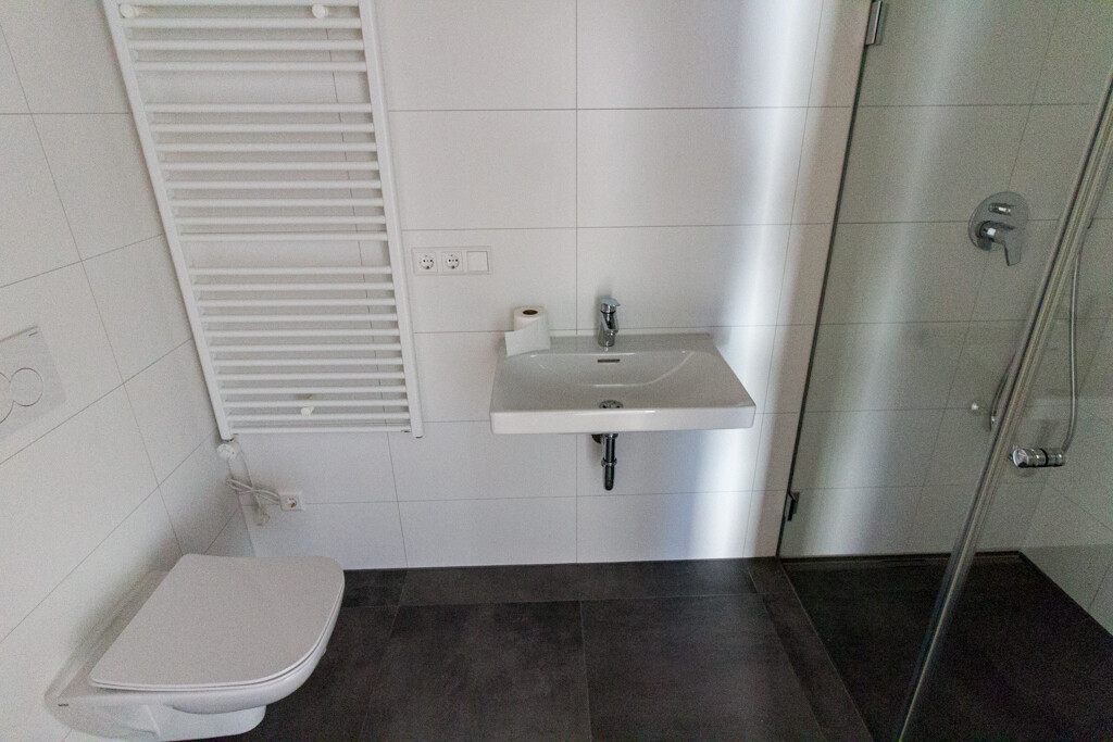 **Moderne Traumwohnung + Balkon + 2 Bäder + Fußbodenheizung + Stellplatz** - Photo 3