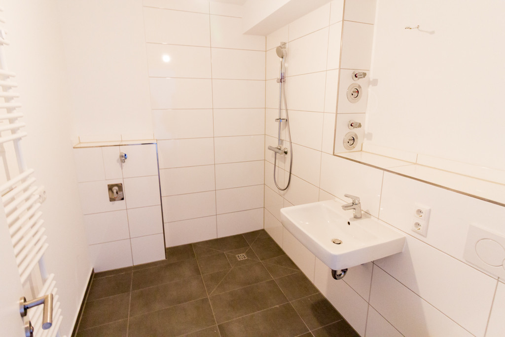 **Erstbezug + Fußbodenheizung + Aufzug + Parkett** - Photo 4